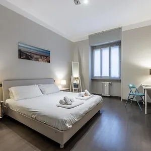 sant-ambrogio-flat.italymilanhotels.net/